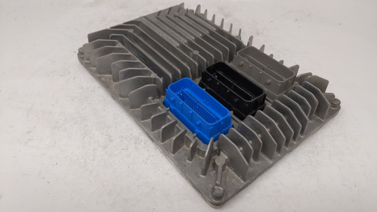 2017 Chevrolet Equinox PCM Engine Control Computer ECU ECM PCU OEM P/N:12667002 12667189 Fits Fits 2018 2019 OEM Used Auto P