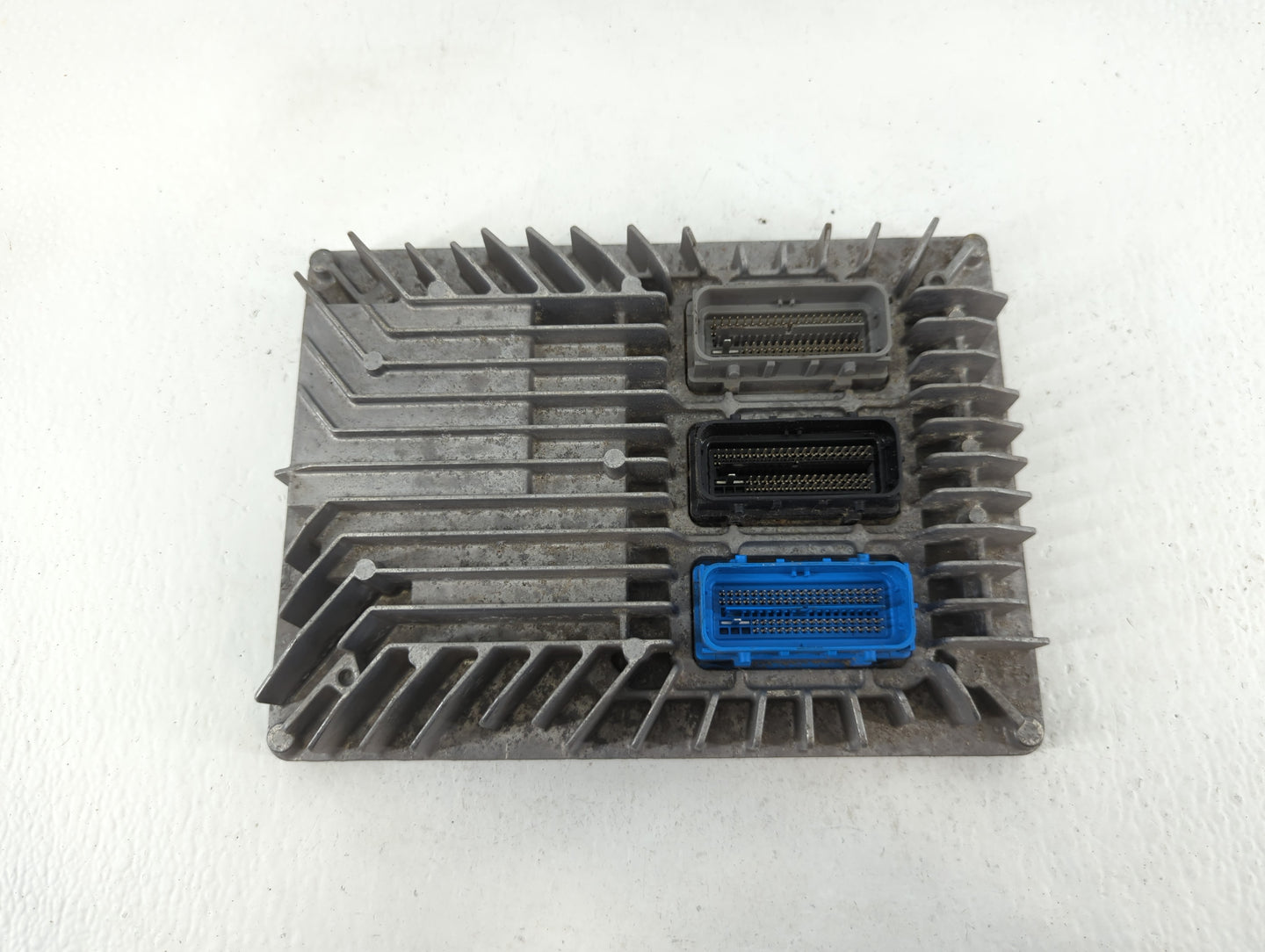 2017 Chevrolet Equinox PCM Engine Control Computer ECU ECM PCU OEM P/N:12667189 Fits Fits 2018 2019 2020 OEM Used Auto Parts