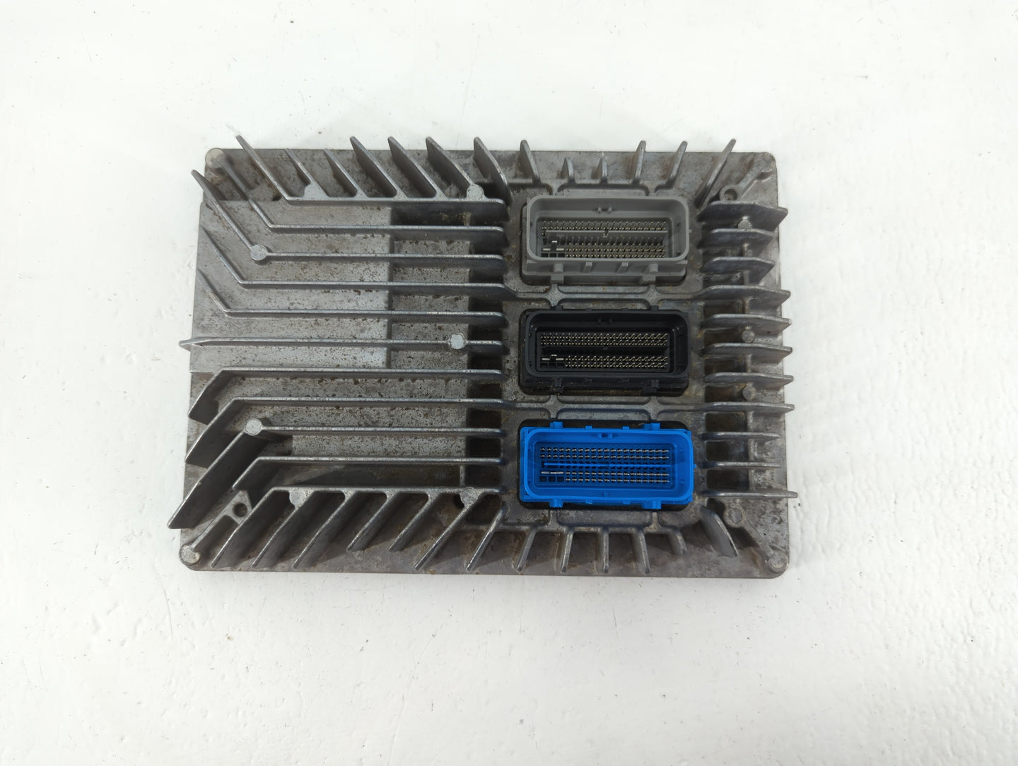 2017 Chevrolet Equinox PCM Engine Control Computer ECU ECM PCU OEM P/N:12667189 Fits Fits 2018 2019 2020 OEM Used Auto Parts