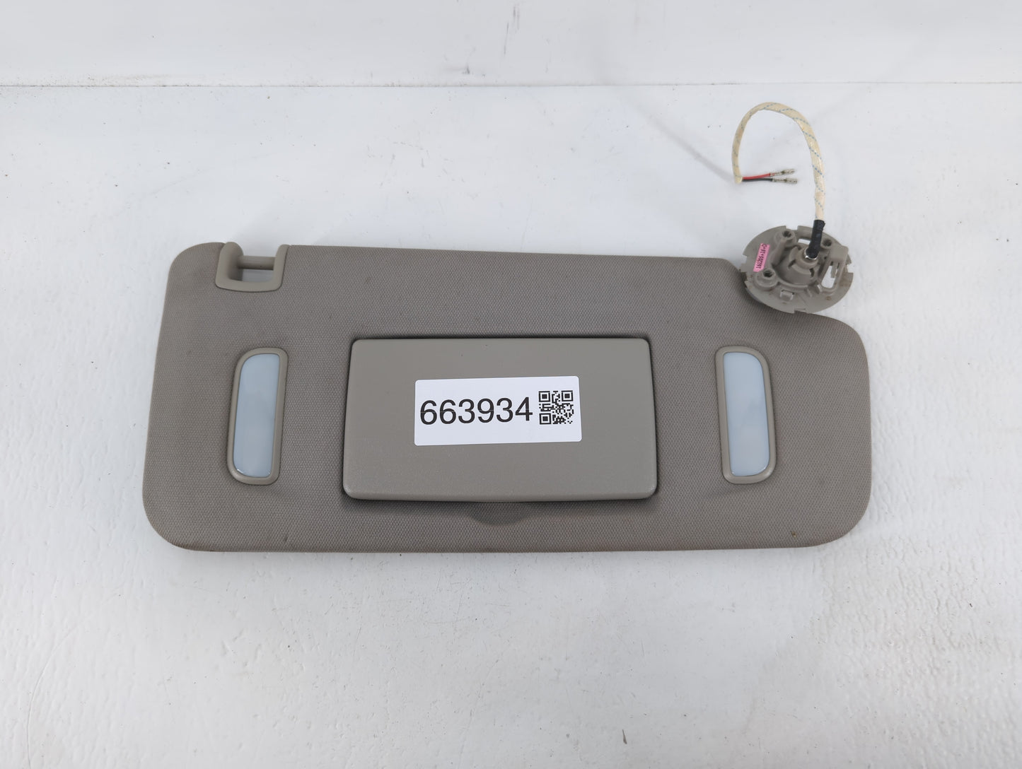 2010-2017 Chevrolet Equinox Sun Visor Shade Replacement Passenger Right Mirror Fits Fits 2010 2011 2012 2013 2014 2015 2016 