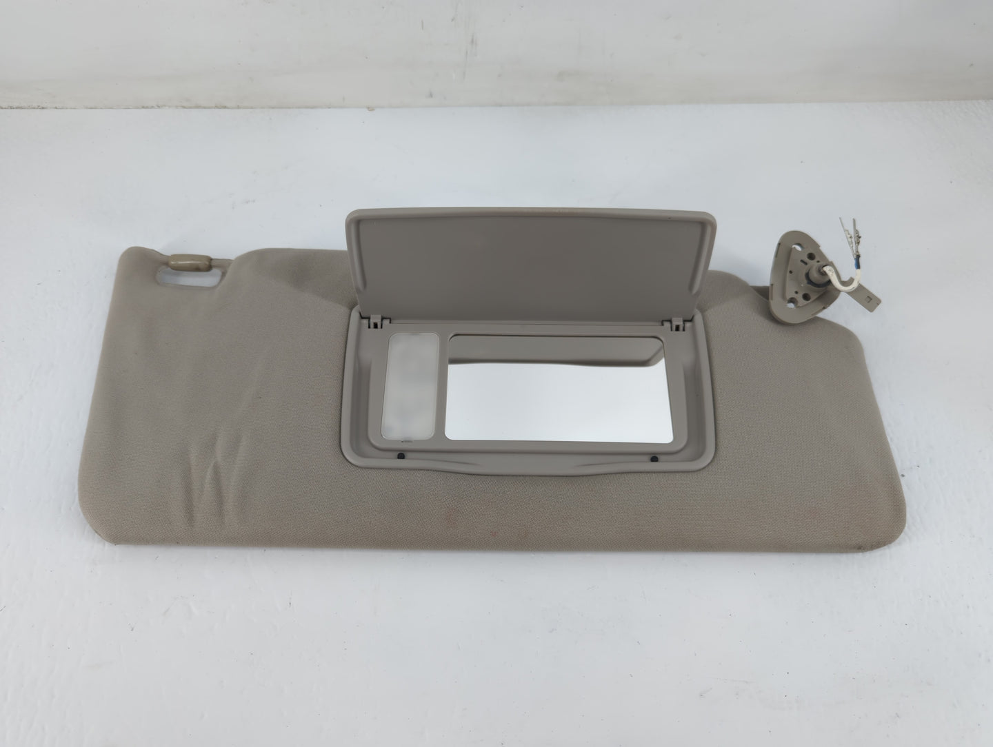 2010-2017 Chevrolet Equinox Sun Visor Shade Replacement Passenger Right Mirror Fits Fits 2010 2011 2012 2013 2014 2015 2016 