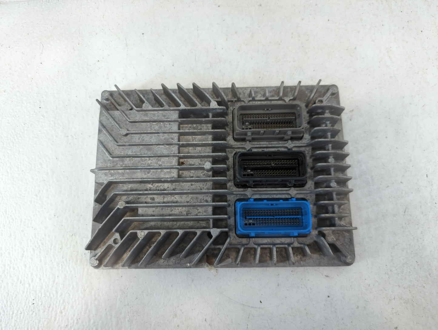 2017 Chevrolet Equinox PCM Engine Control Computer ECU ECM PCU OEM P/N:12667189 E39A 12667189 Fits Fits 2018 2019 2020 OEM U