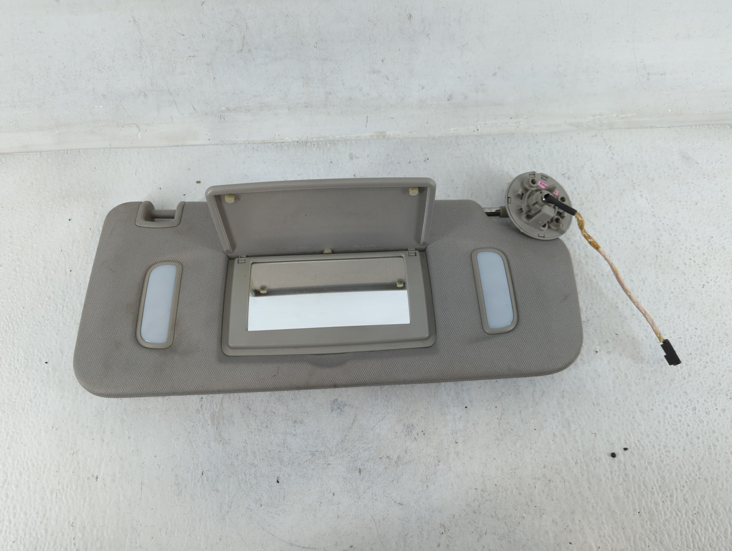 2010-2017 Chevrolet Equinox Sun Visor Shade Replacement Passenger Right Mirror Fits Fits 2010 2011 2012 2013 2014 2015 2016 