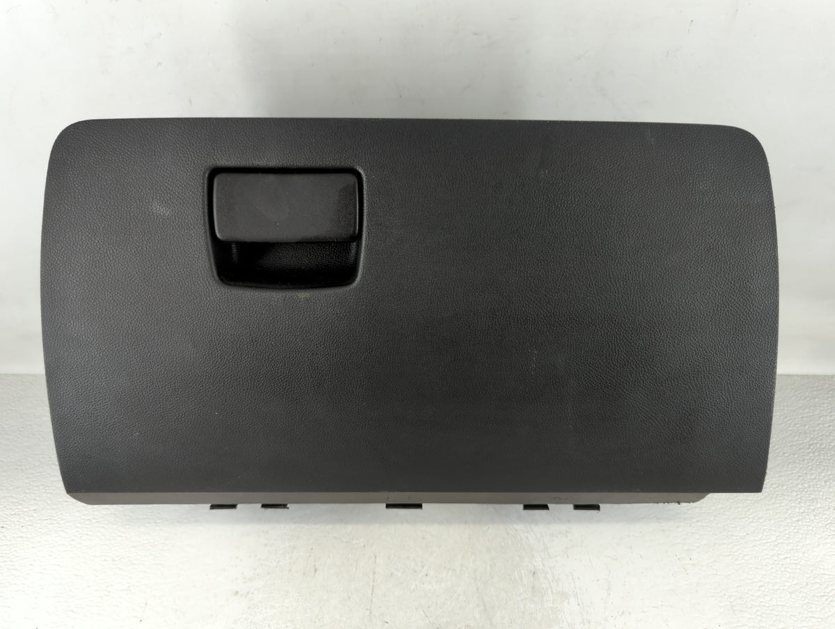 2017 Chevrolet Equinox Passenger Glove Box Door Storage Compartment 693825 - Oemusedautoparts1.com