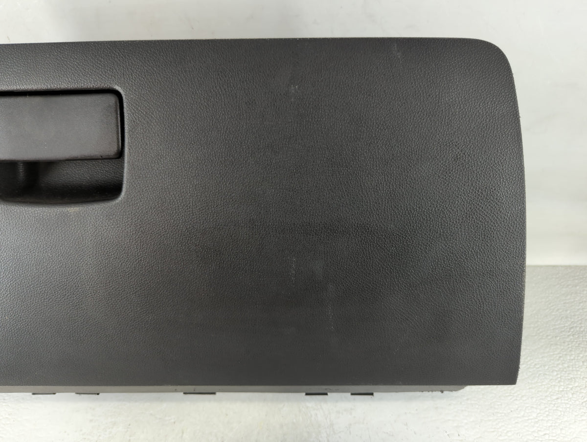 2017 Chevrolet Equinox Passenger Glove Box Door Storage Compartment 693825 - Oemusedautoparts1.com