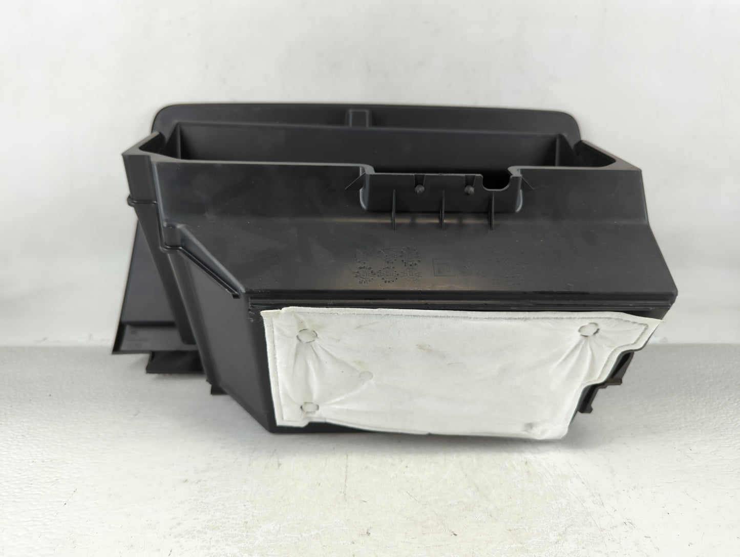 2017 Chevrolet Equinox Passenger Glove Box Door Storage Compartment 693825 - Oemusedautoparts1.com