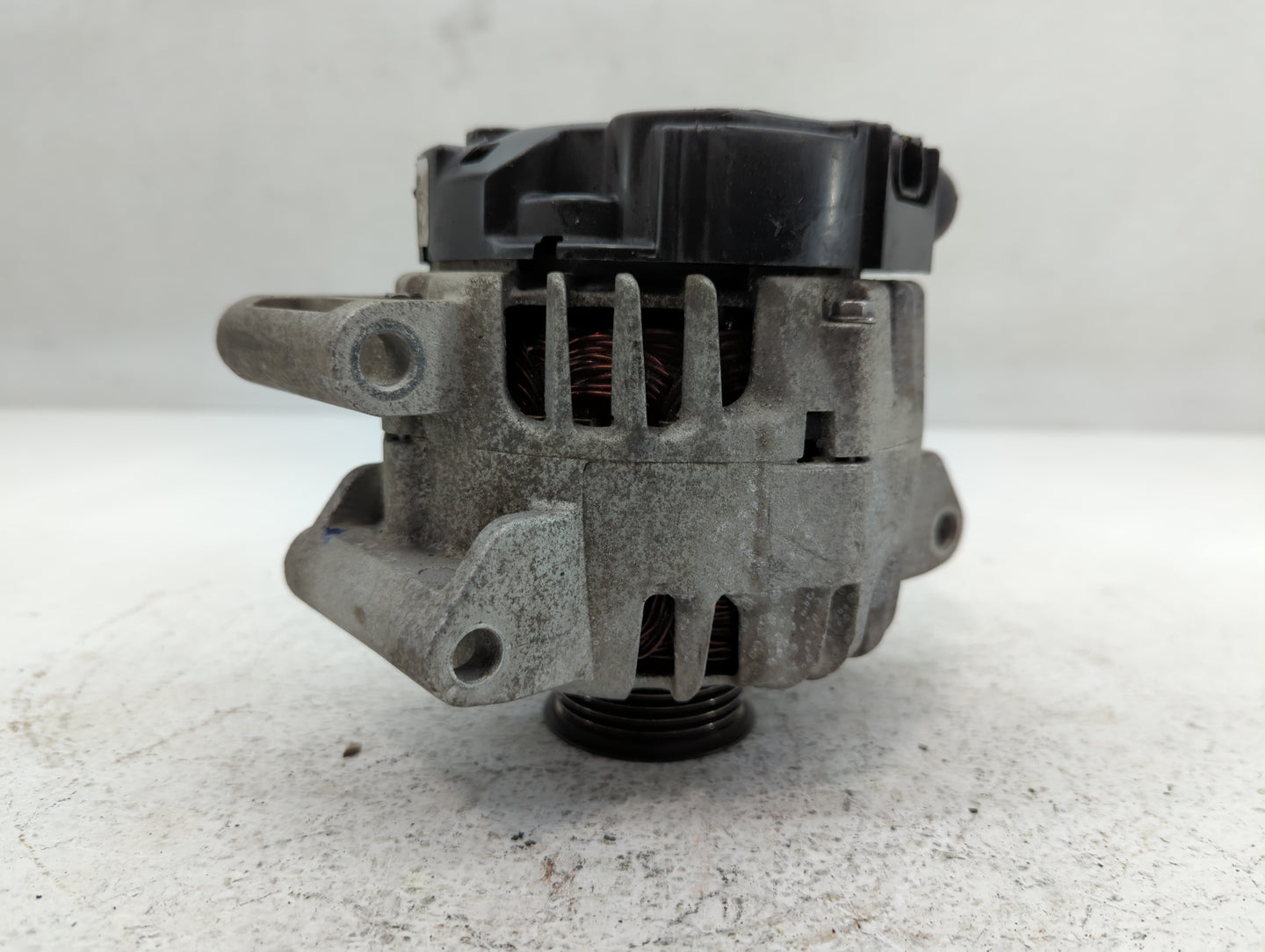 2010-2017 Chevrolet Equinox Alternator Replacement Generator Charging Assembly Engine OEM P/N:13512759 Fits OEM Used Auto Pa