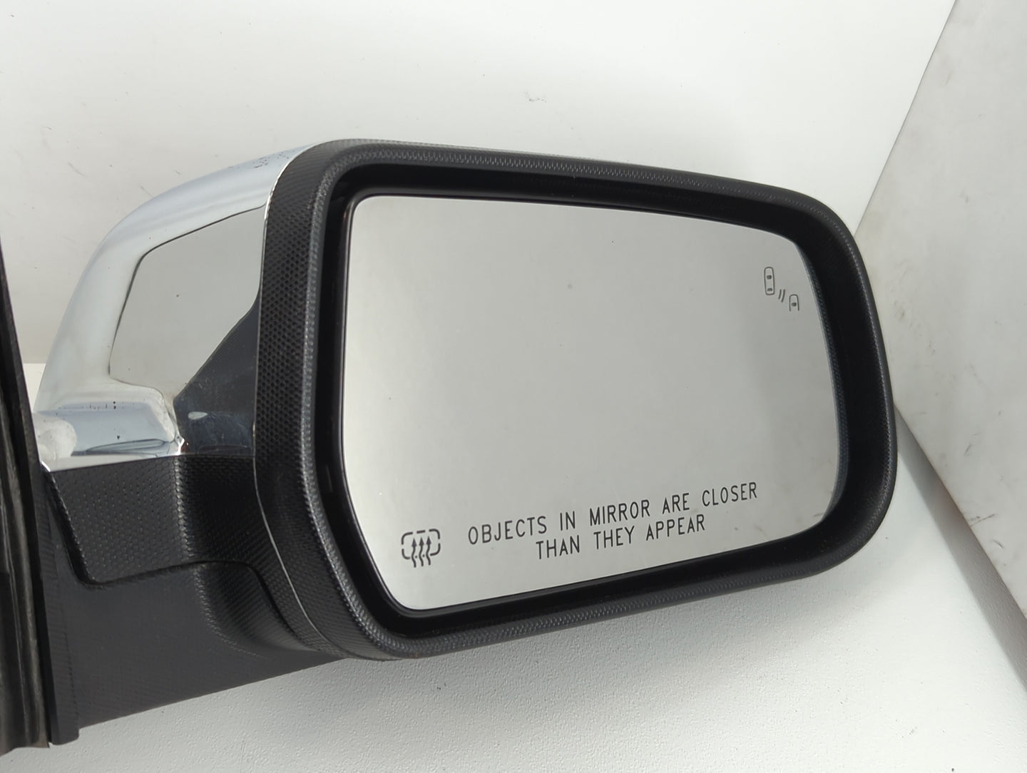 2016-2017 Chevrolet Equinox Passenger Side View Mirror - Right Door Mirror OEM Used - Oemusedautoparts1.com