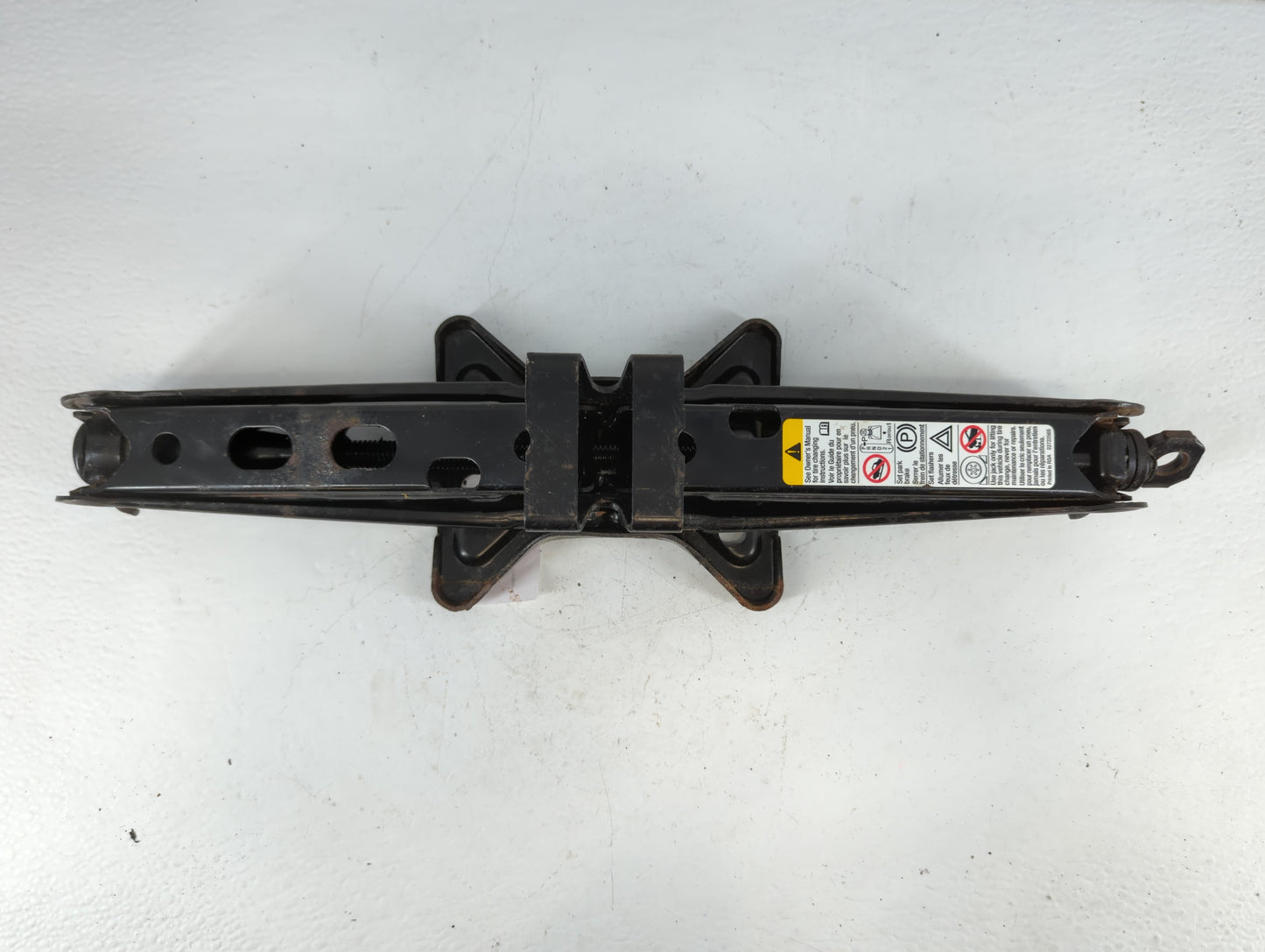 2017 Chevrolet Equinox Spare Scissor Car Jack - Oemusedautoparts1.com