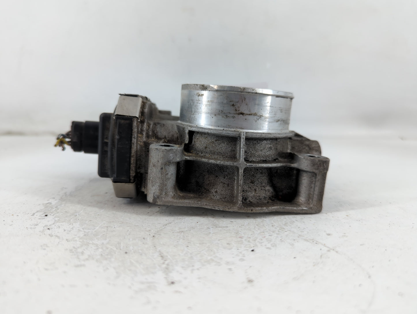 2016-2017 Chevrolet Equinox Throttle Body P/N:12669146AA Fits Fits 2016 2017 OEM Used Auto Parts - Oemusedautoparts1.com