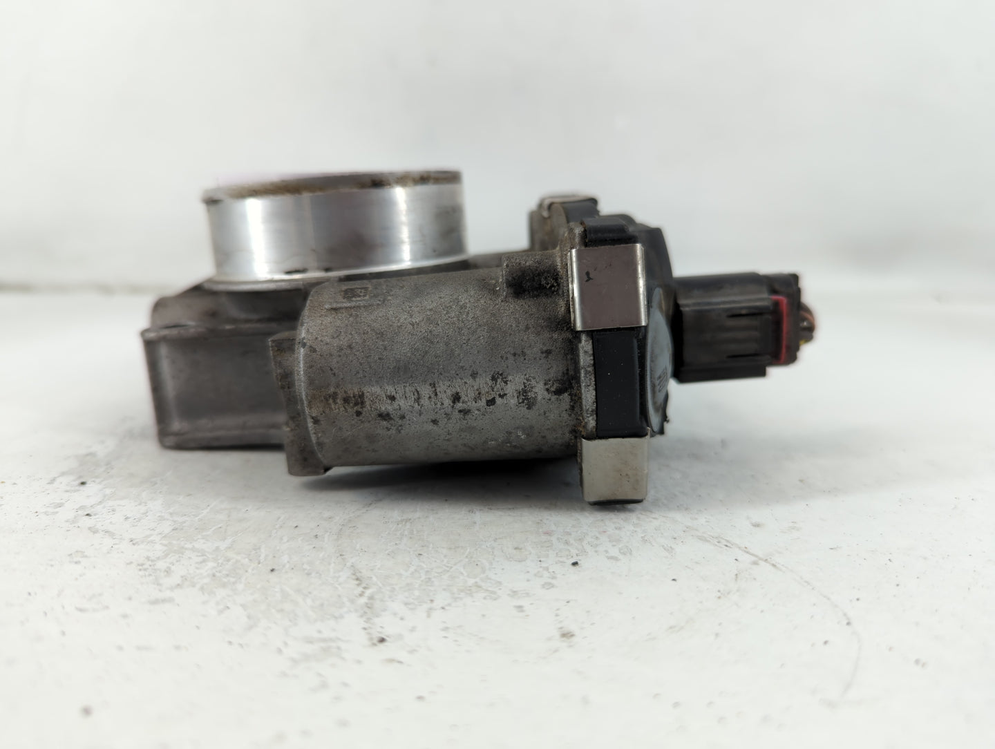 2016-2017 Chevrolet Equinox Throttle Body P/N:12669146AA Fits Fits 2016 2017 OEM Used Auto Parts - Oemusedautoparts1.com