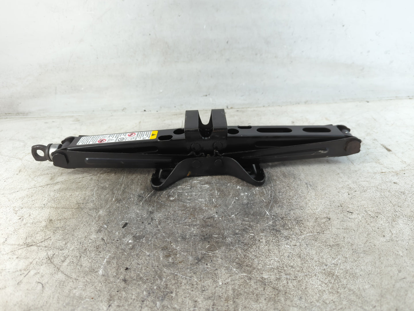 2017 Chevrolet Equinox Spare Scissor Car Jack - Oemusedautoparts1.com