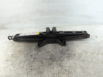 2017 Chevrolet Equinox Spare Scissor Car Jack - Oemusedautoparts1.com