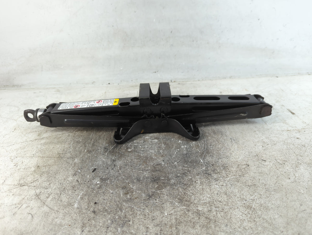 2017 Chevrolet Equinox Spare Scissor Car Jack 791505 - Oemusedautoparts1.com
