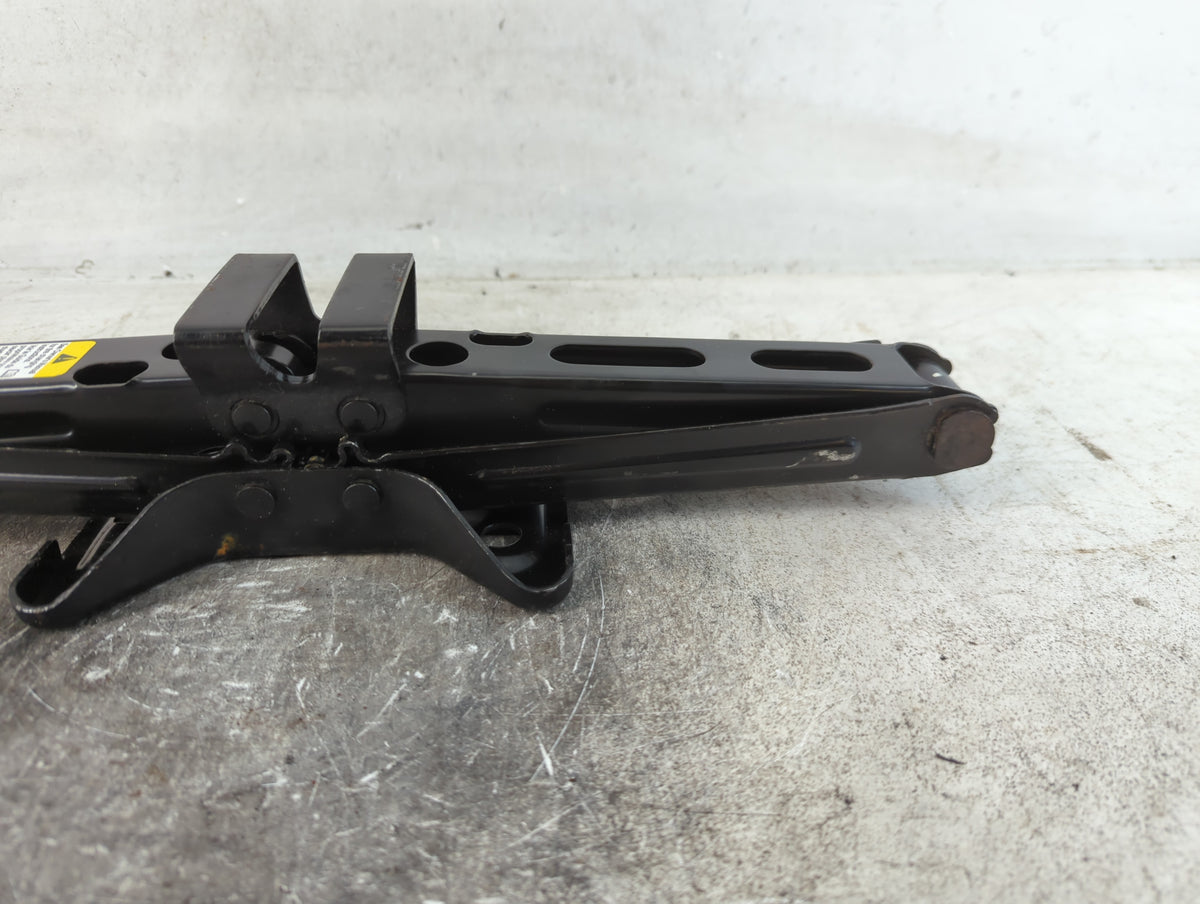 2017 Chevrolet Equinox Spare Scissor Car Jack 791505 - Oemusedautoparts1.com