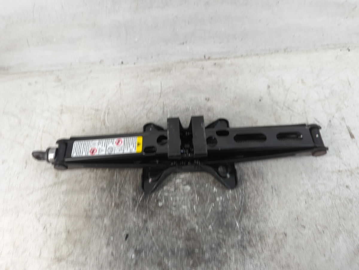 2017 Chevrolet Equinox Spare Scissor Car Jack 791505 - Oemusedautoparts1.com