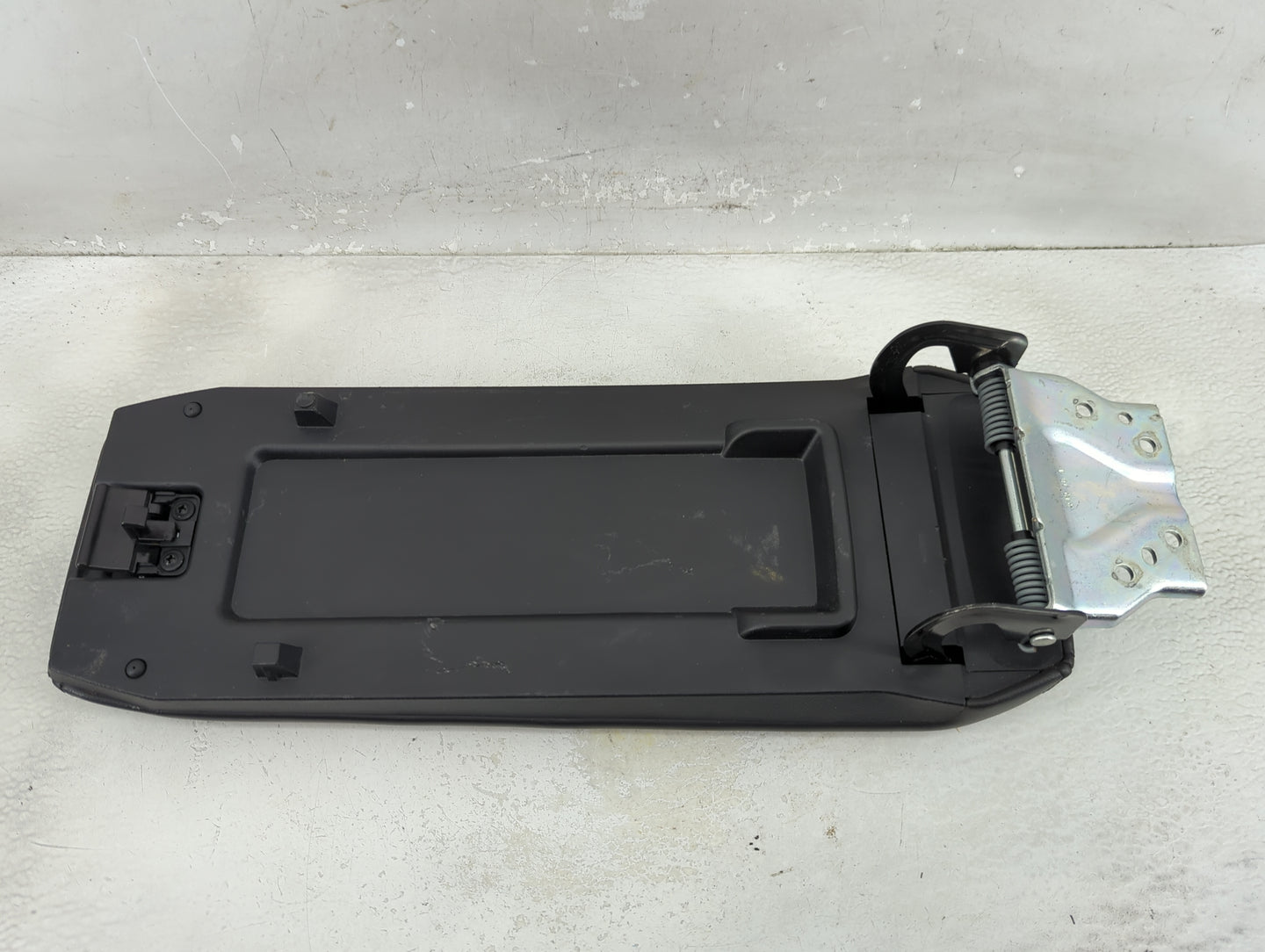 2016-2017 Chevrolet Equinox Center Console Armrest Cover Lid Fits Fits 2016 2017 OEM Used Auto Parts - Oemusedautoparts1.com