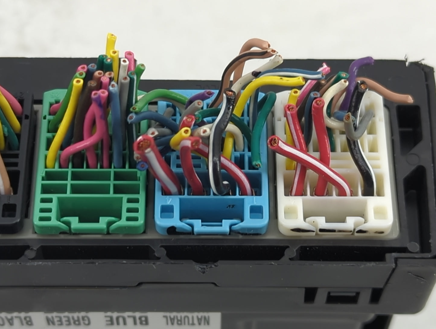 2016-2017 Chevrolet Equinox Body Control Module Bcm Inner Cabin Fuse Box - Oemusedautoparts1.com