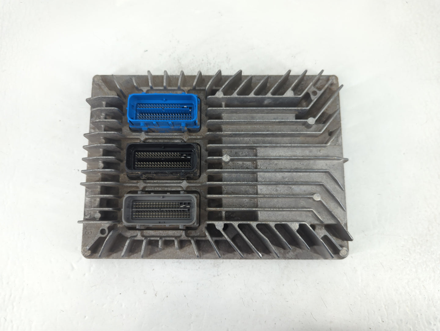 2017 Chevrolet Equinox PCM Engine Control Computer ECU ECM PCU OEM P/N:12667189 E39A Fits Fits 2018 2019 2020 OEM Used Auto 