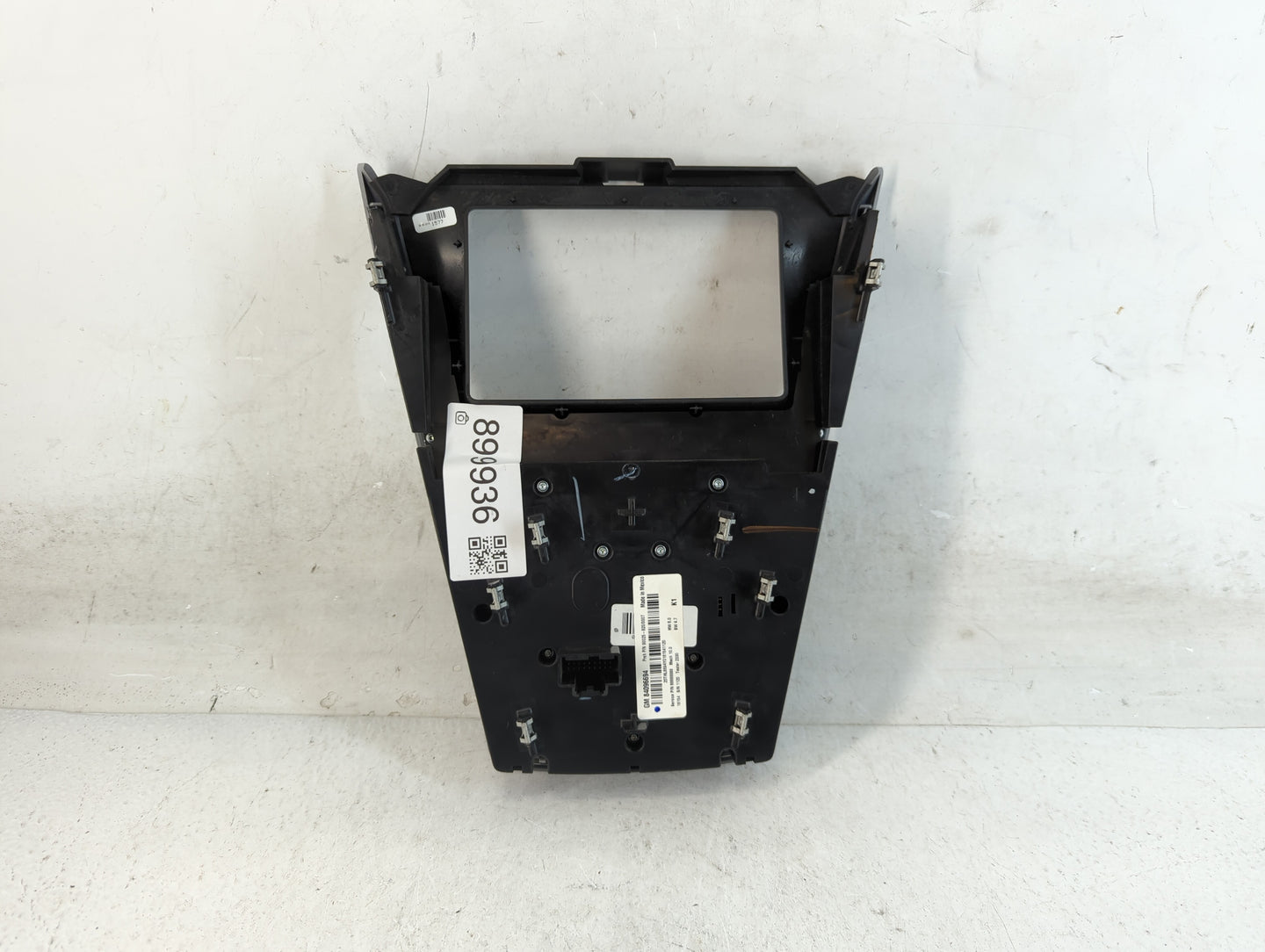 2016-2017 Chevrolet Equinox Radio AM FM Cd Player Receiver Replacement P/N:84096694 Fits Fits 2016 2017 OEM Used Auto Parts 