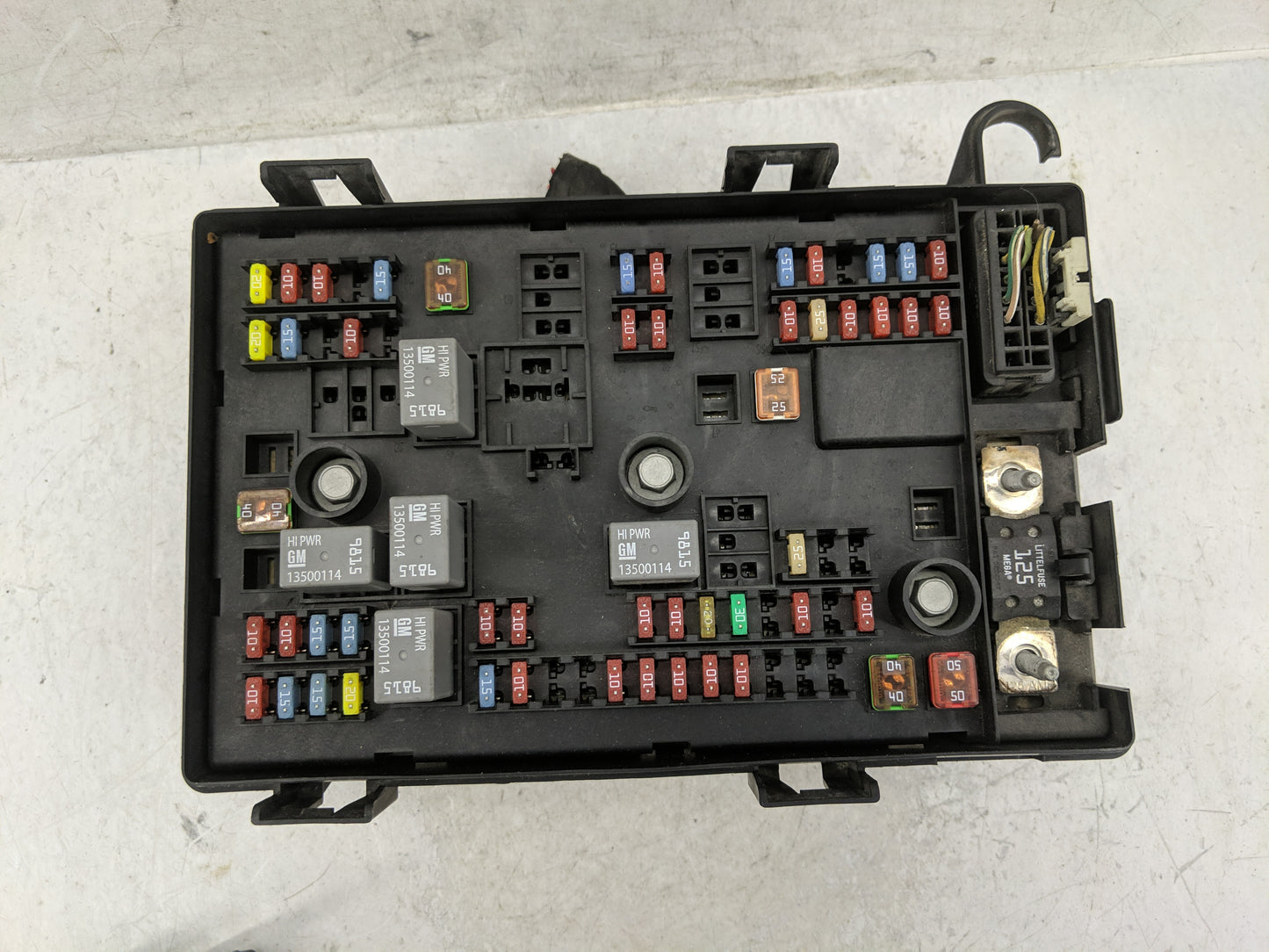 2017 Chevrolet Express 2500 Fusebox Fuse Box Panel Relay Module Fits OEM Used Auto Parts - Oemusedautoparts1.com