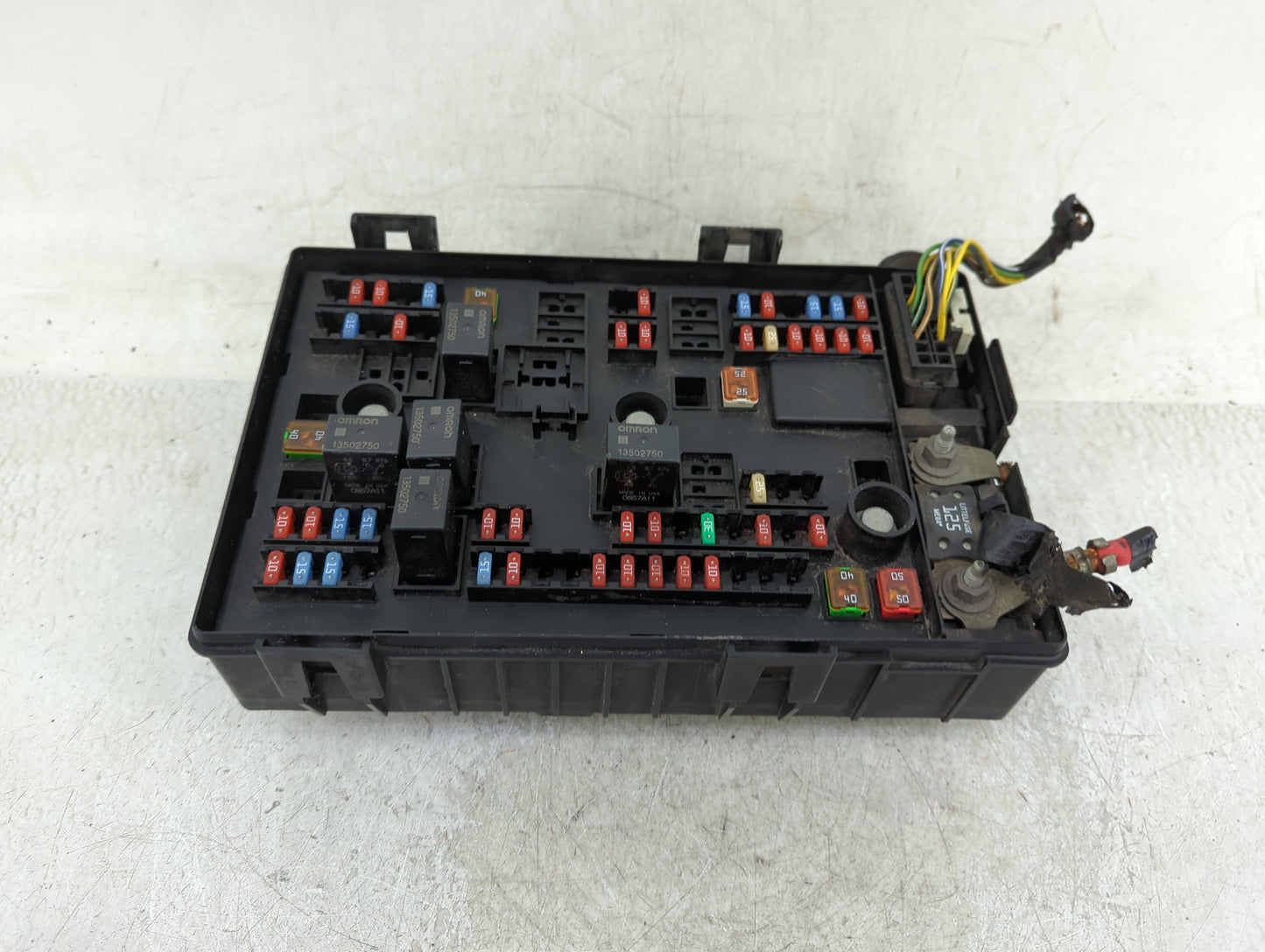 2017 Chevrolet Express 2500 Fusebox Fuse Box Panel Relay Module P/N:84084772 Fits OEM Used Auto Parts - Oemusedautoparts1.co