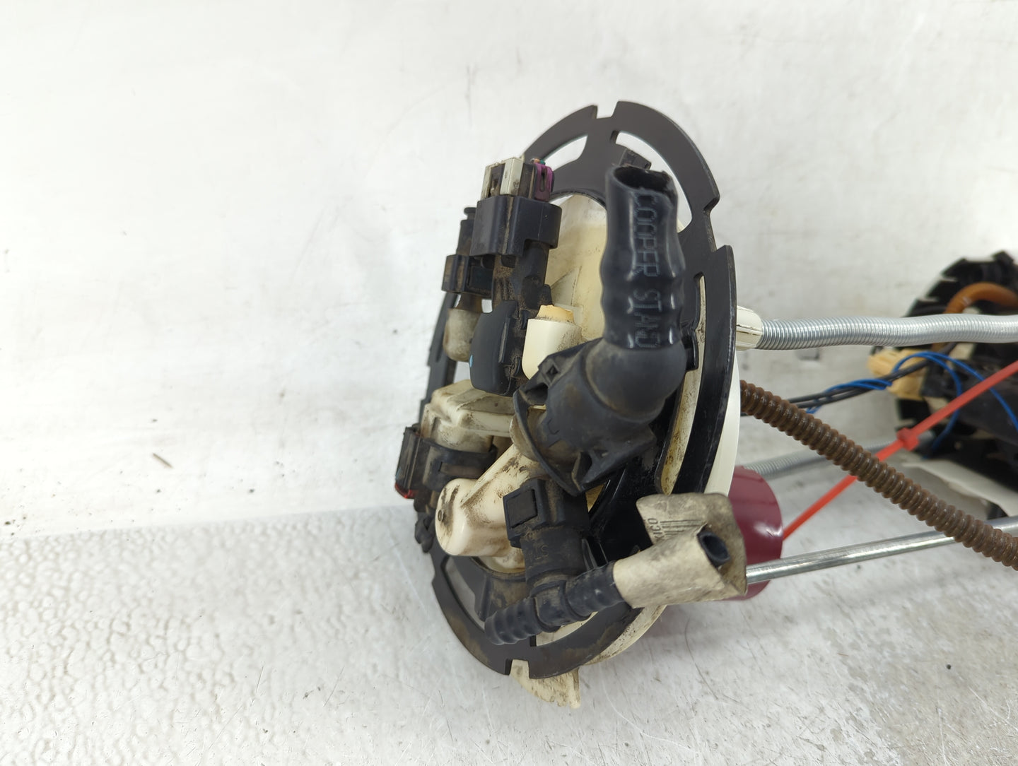 2017-2018 Chevrolet Express 2500 Electrical Gas Fuel Pump Assembly - Oemusedautoparts1.com