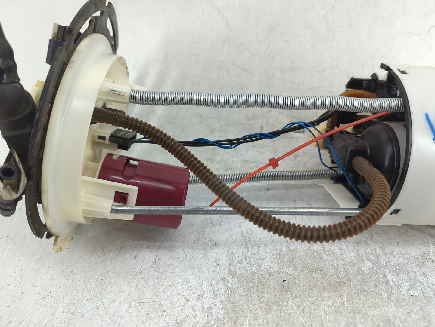 2017-2018 Chevrolet Express 2500 Electrical Gas Fuel Pump Assembly - Oemusedautoparts1.com