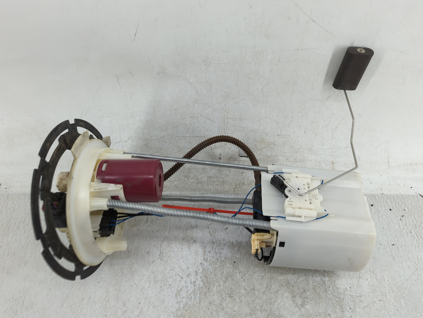 2017-2018 Chevrolet Express 2500 Electrical Gas Fuel Pump Assembly - Oemusedautoparts1.com