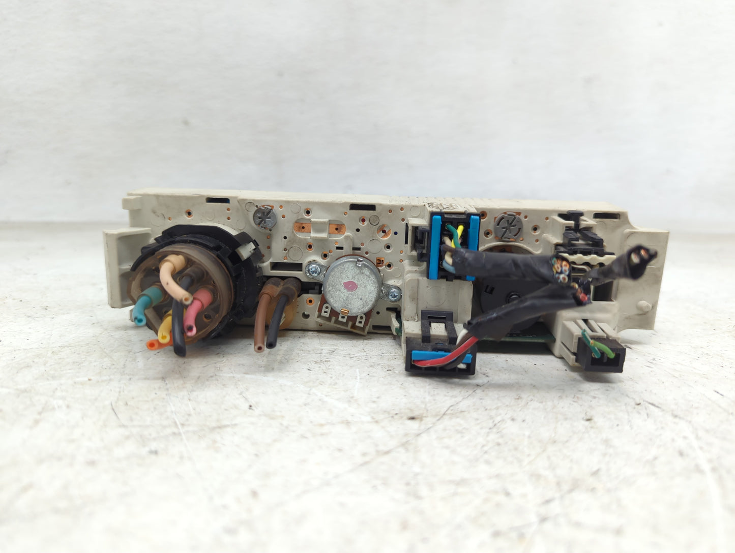 2008-2021 Chevrolet Express 2500 Climate Control Module Temperature AC/Heater Replacement Fits OEM Used Auto Parts - Oemused