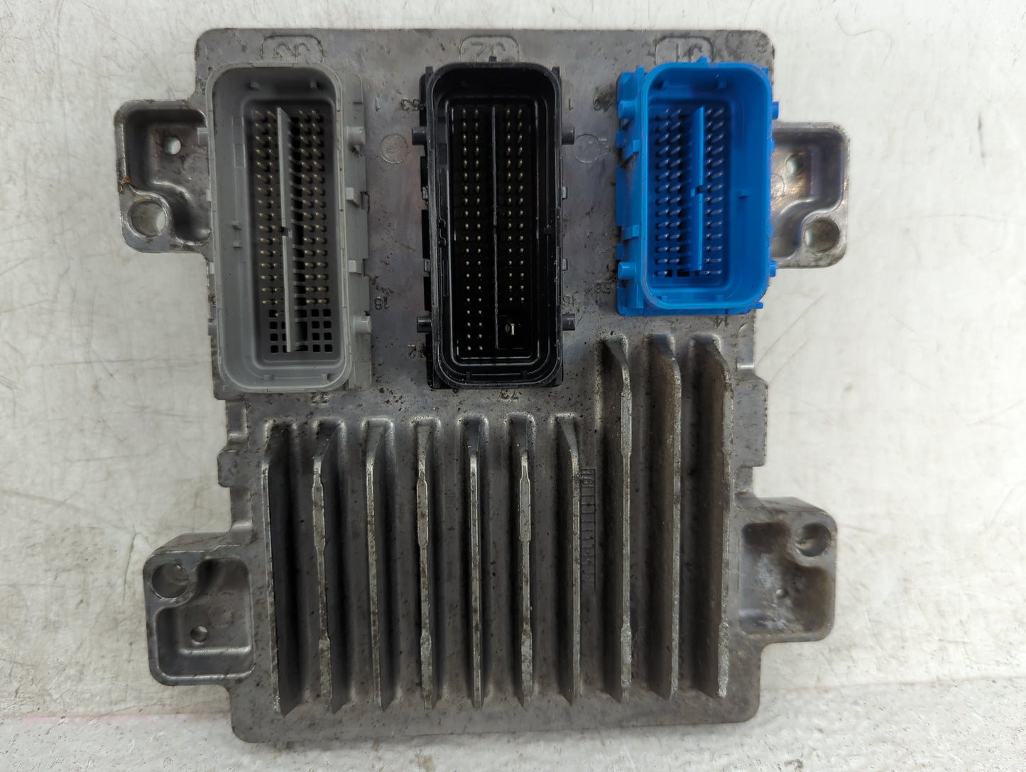 2017-2020 Chevrolet Express 2500 PCM Engine Control Computer ECU ECM PCU OEM P/N:12677671, 12668986 Fits OEM Used Auto Parts