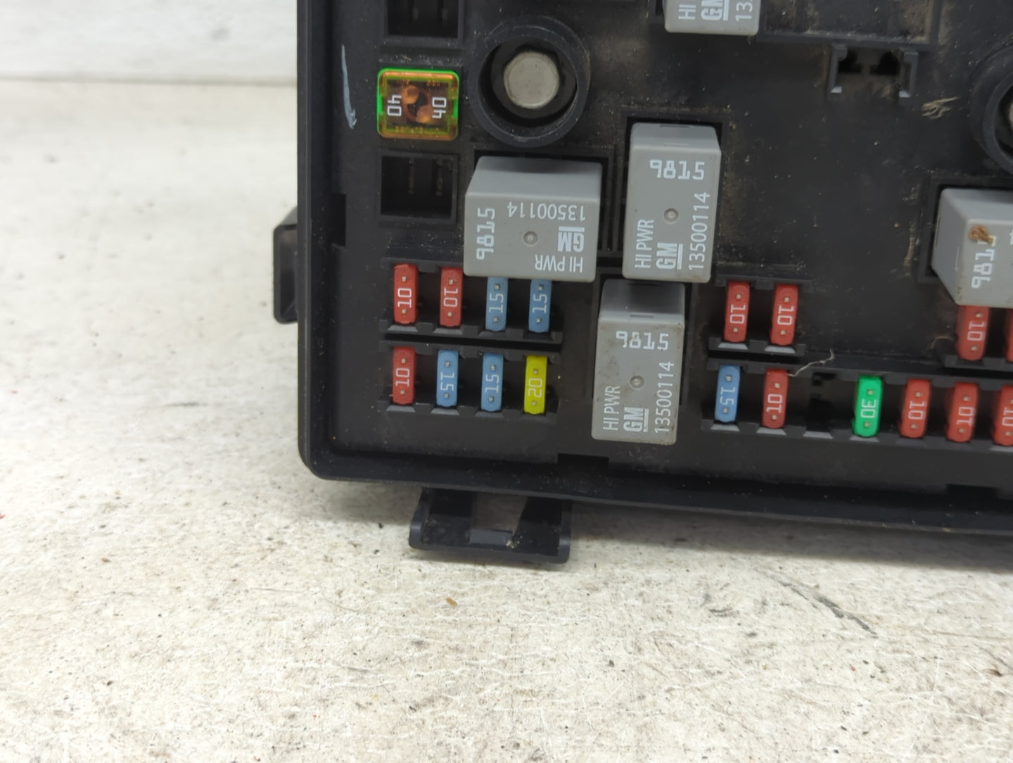 2017 Chevrolet Express 2500 Fusebox Fuse Box Panel Relay Module P/N:13500114 Fits OEM Used Auto Parts - Oemusedautoparts1.co