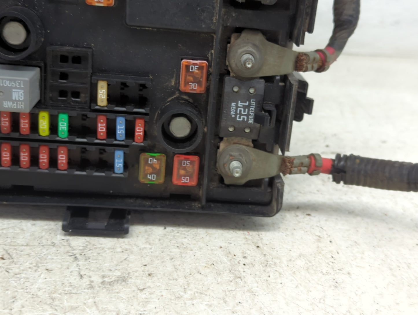 2017 Chevrolet Express 2500 Fusebox Fuse Box Panel Relay Module P/N:13500114 Fits OEM Used Auto Parts - Oemusedautoparts1.co