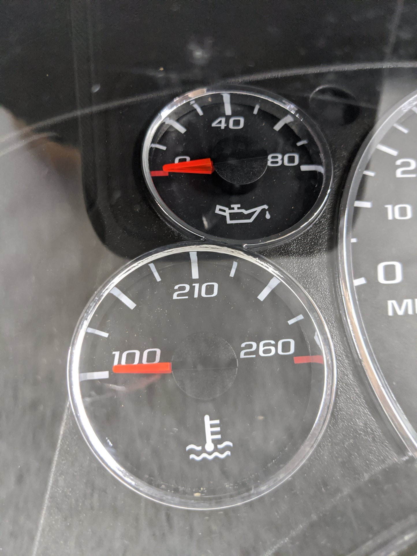 2017 Chevrolet Express 2500 Instrument Cluster Speedometer Gauges P/N:28526105 84016008 Miles:130K Fits OEM Used Auto Parts 