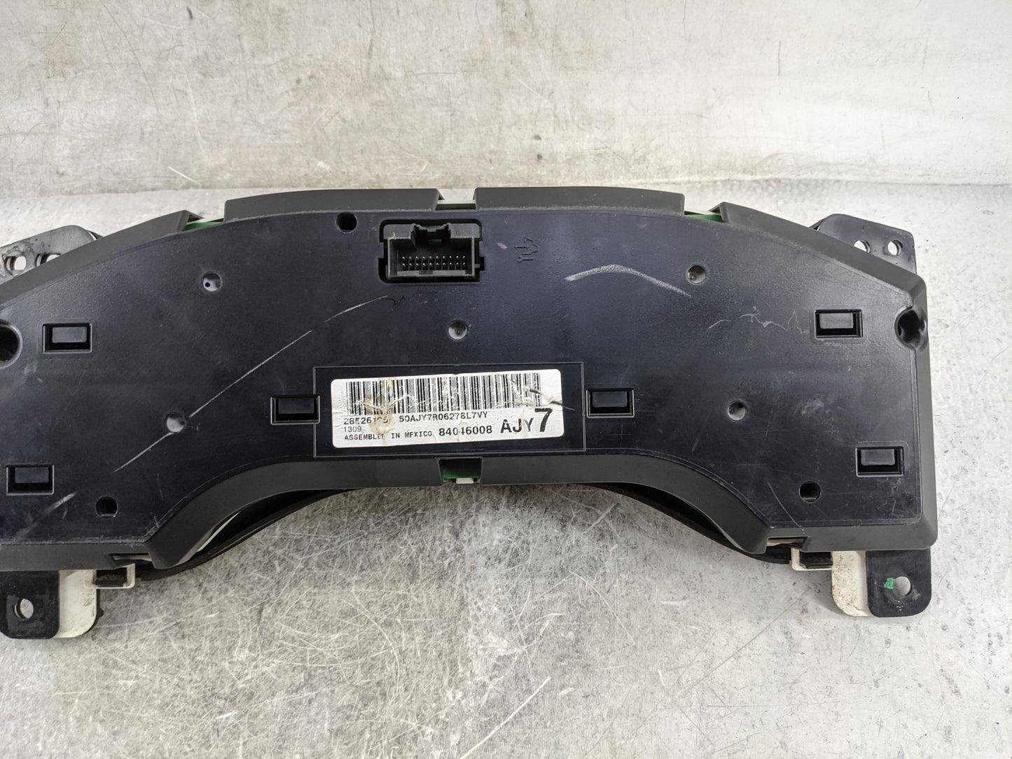 2017 Chevrolet Express 2500 Instrument Cluster Speedometer Gauges P/N:28526105 84016008 Miles:130K Fits OEM Used Auto Parts 
