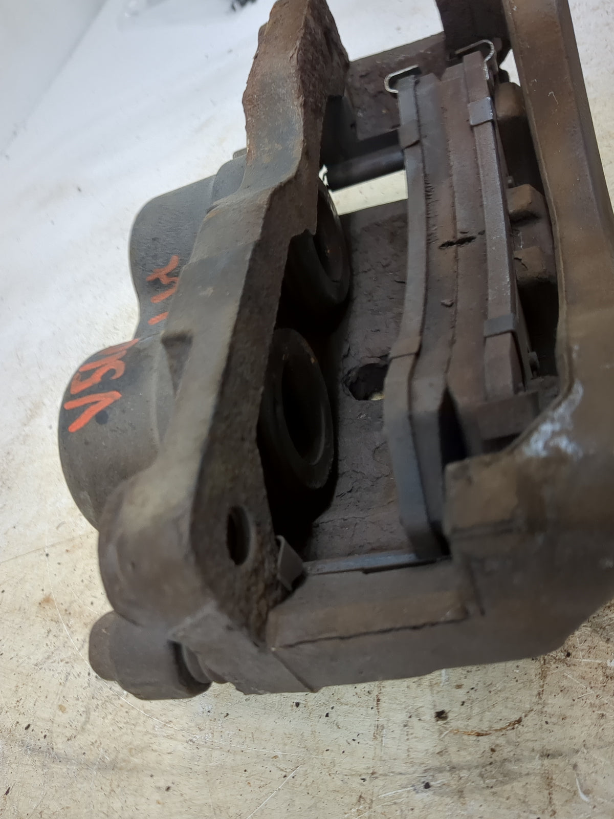 2003-2020 Chevrolet Express 2500 Front Driver Left Brake Caliper 1518769 - Oemusedautoparts1.com