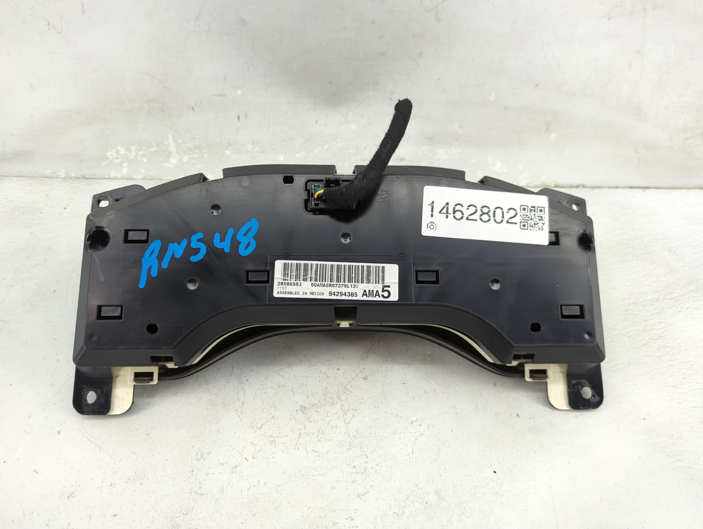 2017 Chevrolet Express 2500 Van Instrument Cluster Speedometer Gauges P/N:28586583 84294385 Miles: Fits OEM Used Auto Parts 