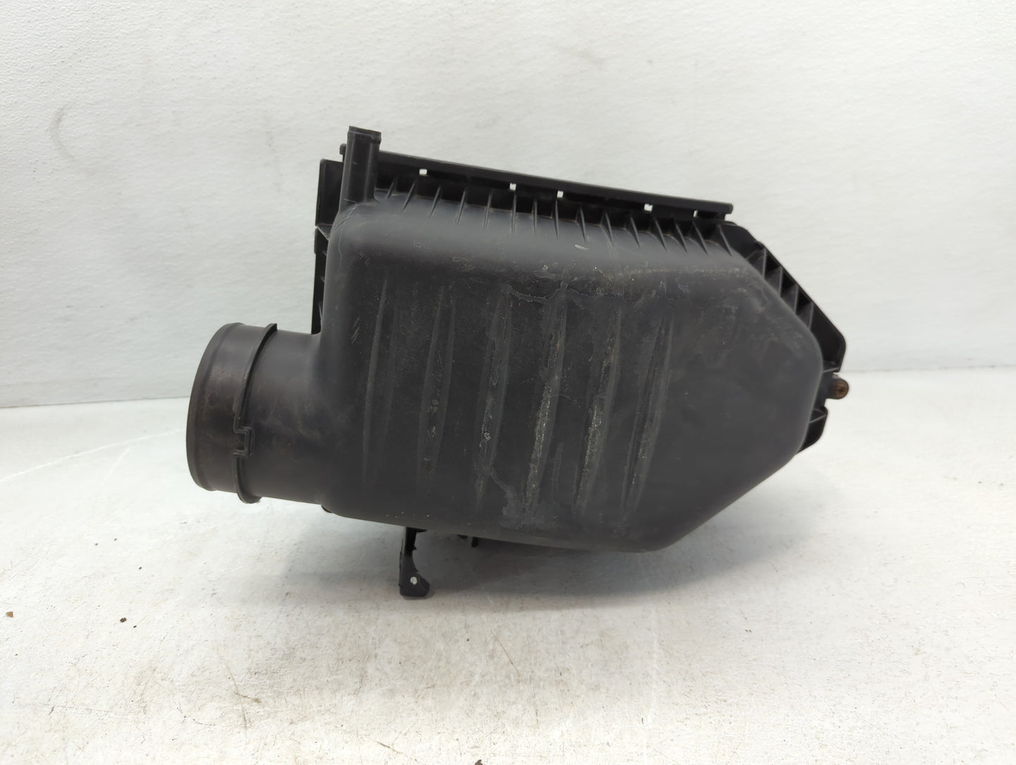 2017 Chevrolet G30 Air Cleaner Intake-duct Hose Tube - Oemusedautoparts1.com