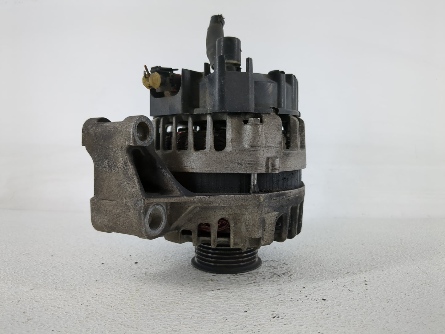 2017-2020 Chevrolet Impala Alternator Replacement Generator Charging Assembly Engine OEM P/N:13597235 13520825 Fits OEM Used