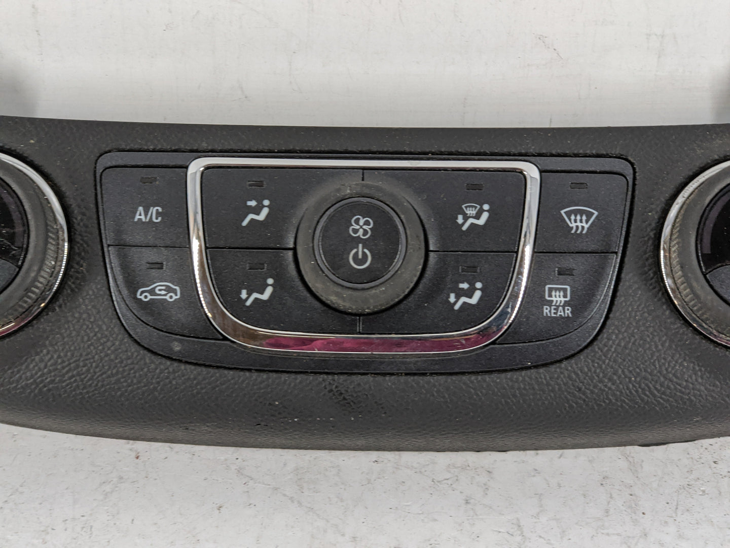 2014-2020 Chevrolet Impala Climate Control Module Temperature AC/Heater Replacement P/N:000235226 23453509 Fits OEM Used Aut