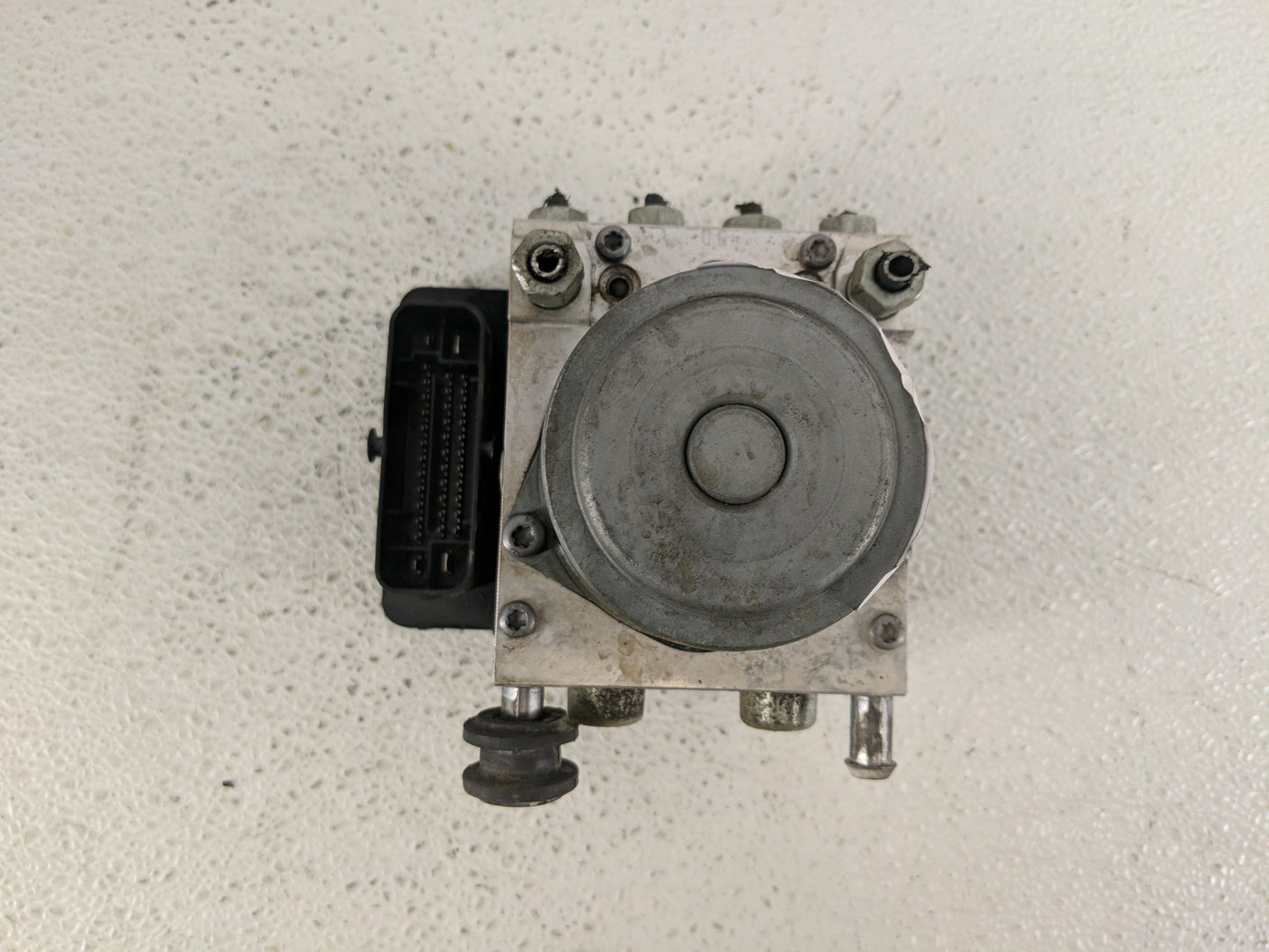 2017-2020 Chevrolet Impala ABS Pump Control Module Replacement P/N:84314310 Fits Fits 2017 2018 2019 2020 OEM Used Auto Part