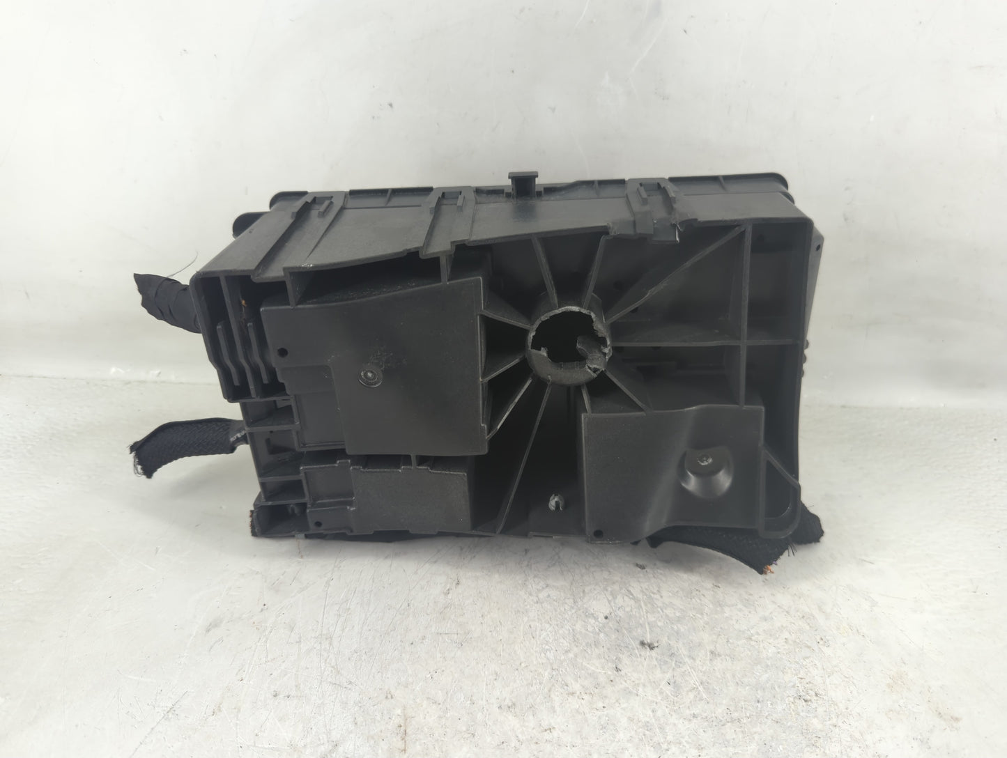 2016-2020 Chevrolet Impala Fusebox Fuse Box Panel Relay Module P/N:B12461952 Fits Fits 2016 2017 2018 2019 2020 OEM Used Aut