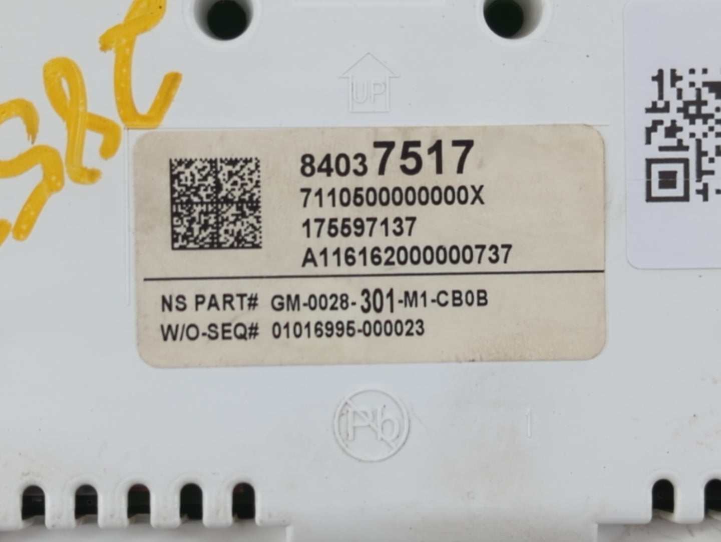 2017-2020 Chevrolet Impala Instrument Cluster Speedometer Gauges P/N:84037517 Fits Fits 2017 2018 2019 2020 OEM Used Auto Pa