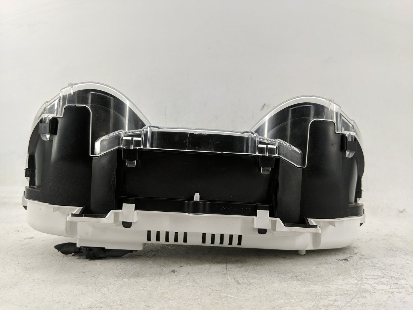 2017-2020 Chevrolet Impala Instrument Cluster Speedometer Gauges P/N:84037517 Fits Fits 2017 2018 2019 2020 OEM Used Auto Pa