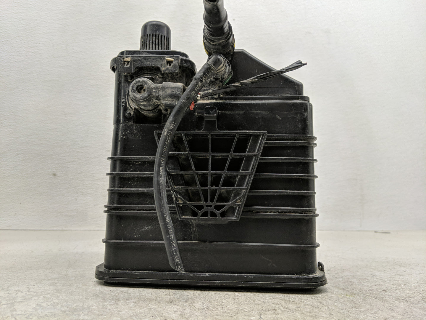 2017 Chevrolet Impala Fuel Vapor Charcoal Canister - Oemusedautoparts1.com