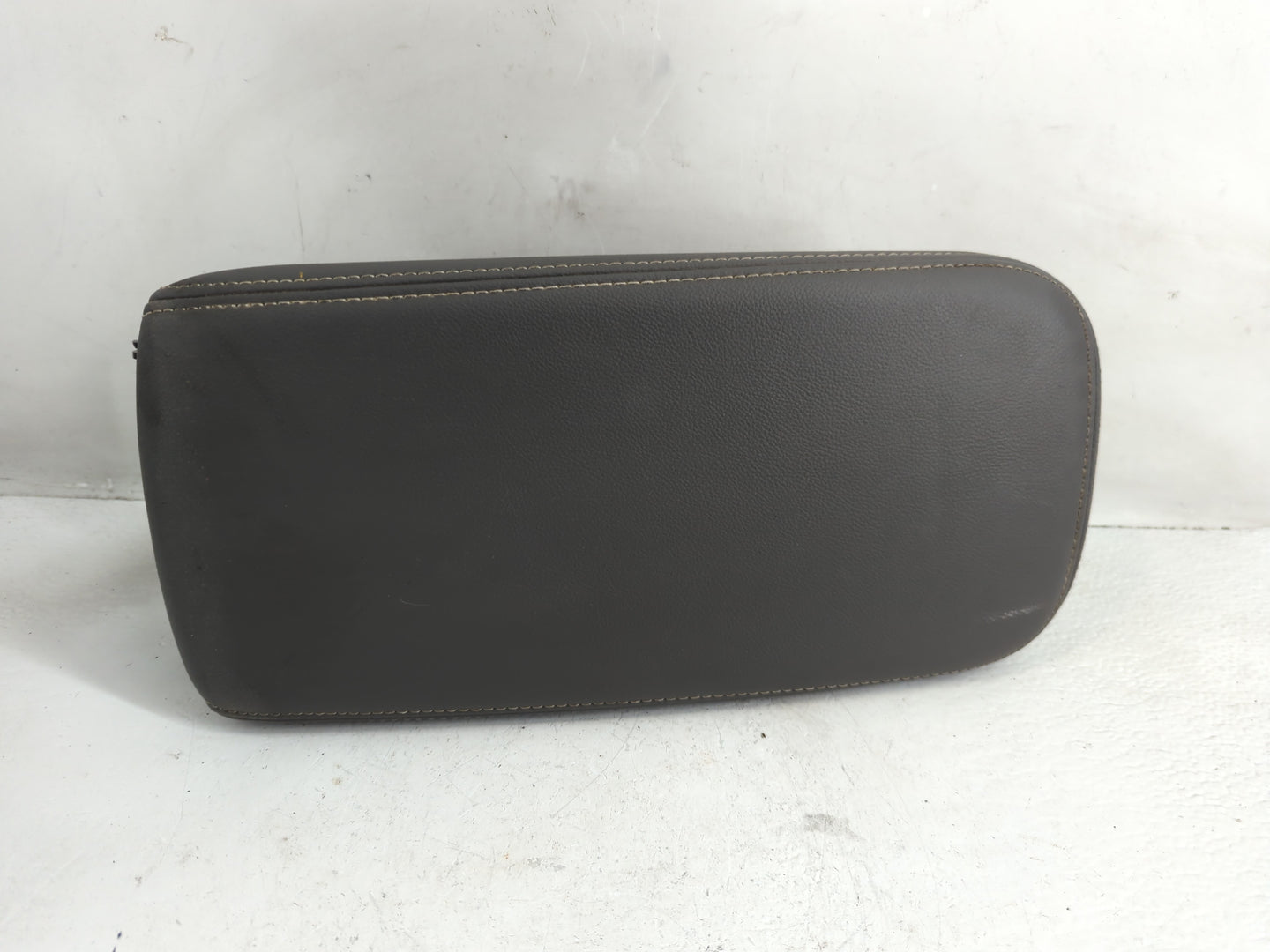 2017 Chevrolet Impala Center Console Armrest Cover Lid Fits OEM Used Auto Parts - Oemusedautoparts1.com