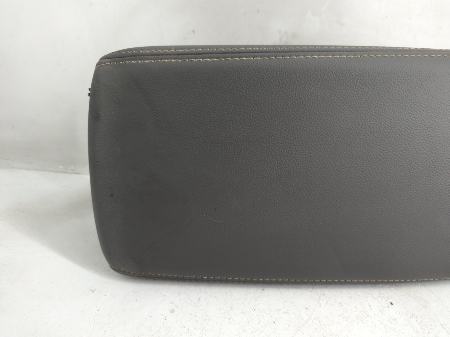 2017 Chevrolet Impala Center Console Armrest Cover Lid Fits OEM Used Auto Parts - Oemusedautoparts1.com