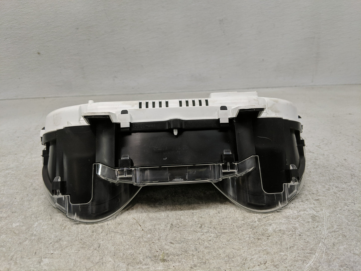 2017 Chevrolet Impala Instrument Cluster Speedometer Gauges P/N:84174428 Fits OEM Used Auto Parts - Oemusedautoparts1.com