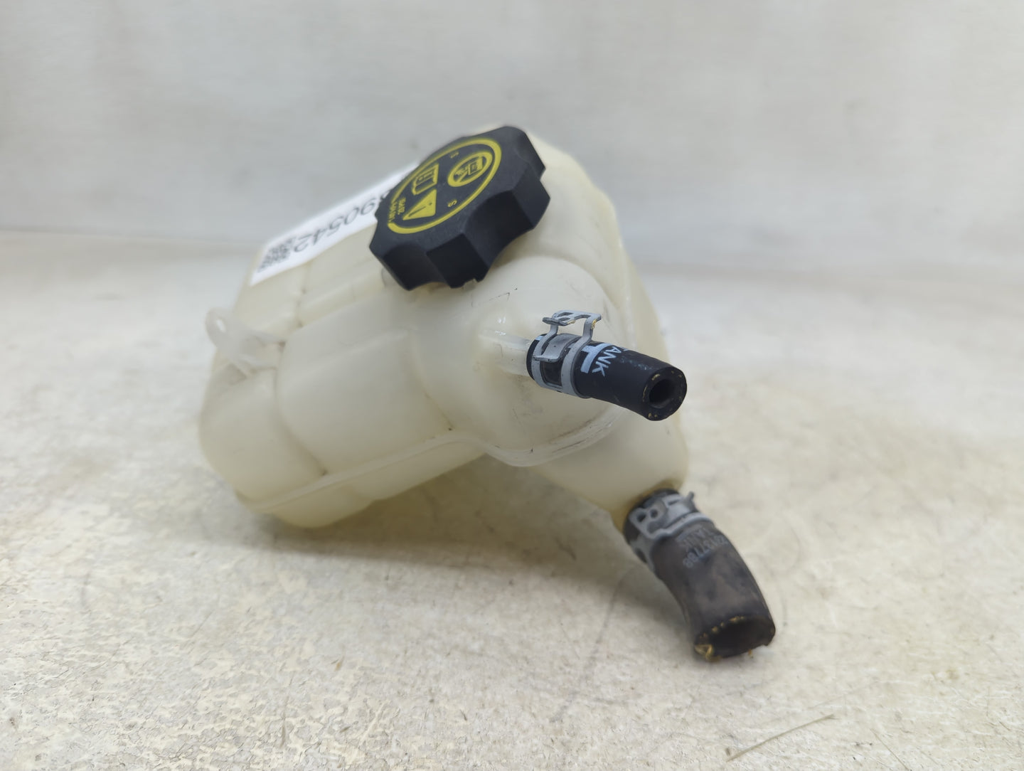 2014 Chevrolet Impala Radiator Coolant Overflow Expansion Tank Bottle 1390542 - Oemusedautoparts1.com