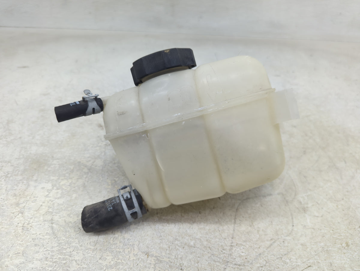 2014 Chevrolet Impala Radiator Coolant Overflow Expansion Tank Bottle 1390542 - Oemusedautoparts1.com